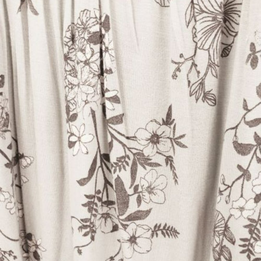 MAURICES Green Floral Shoulder Cut Out Blouse Size XS - Picture 2 of 5